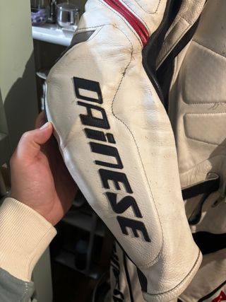 Mono Dainese Laguna Seca Blanco 2 Piezas talla 52