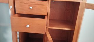 Aparador de Madera con Puertas de Cristal