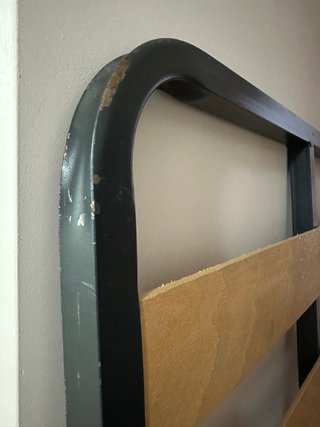 Somier metálico con lamas de madera.