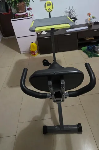 Bici estática plegable con mesa