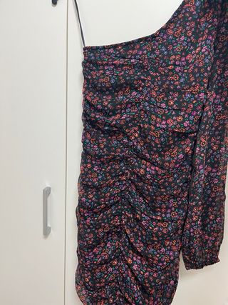 Vestido estampado floral asimétrico