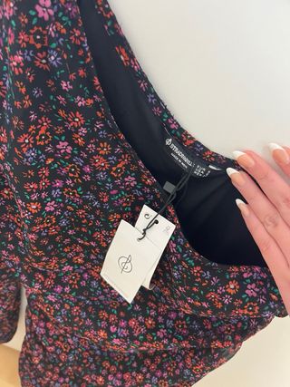 Vestido estampado floral asimétrico