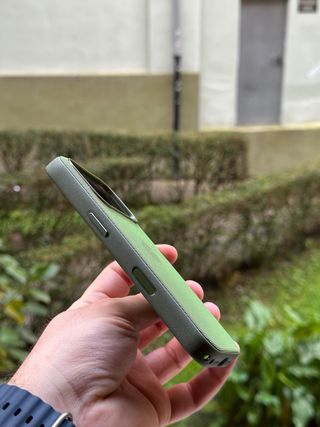 Funda para iPhone 17 Pro TechWoven verde