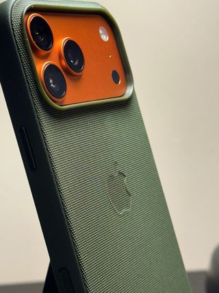Funda para iPhone 17 Pro TechWoven verde