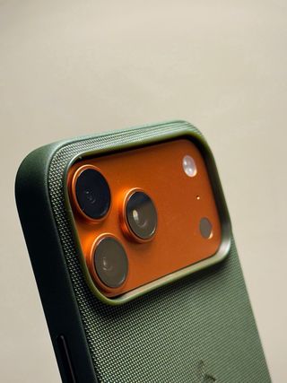 Funda para iPhone 17 Pro TechWoven verde