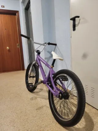 Bicicleta BMX Monti Morada