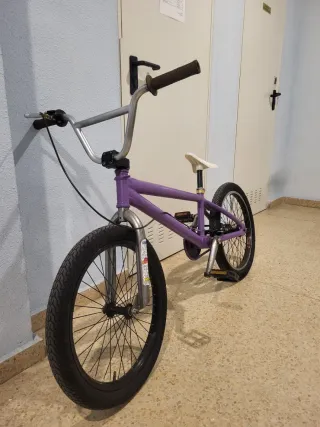 Bicicleta BMX Monti Morada