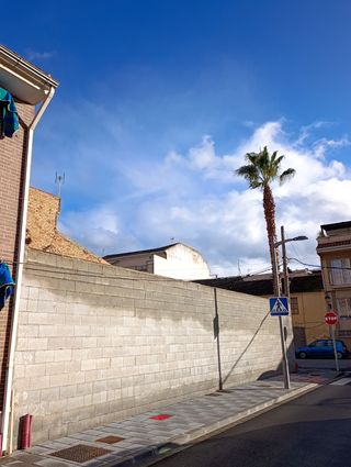 se vende solar edificable en esquina en Churriana