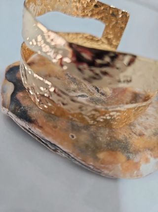 Conjunto Collar, Brazalete y Pendientes Dorados