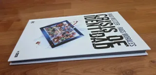 Crisis de identidad (Grandes Novelas Gráficas d...