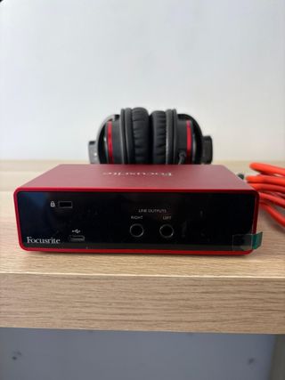 Focusrite Scarlett Studio 3rd Gen + Soporte