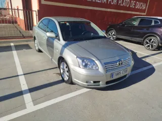 Toyota Avensis 2004