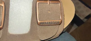 Sandalo ispirato a Birkenstock