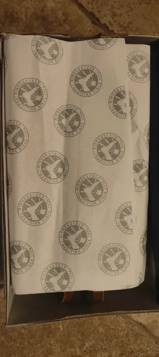 Sandalo ispirato a Birkenstock