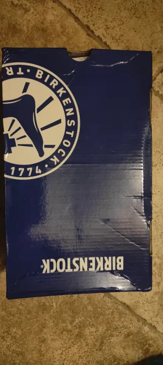 Sandalo ispirato a Birkenstock