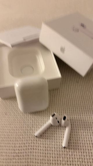 AirPods,