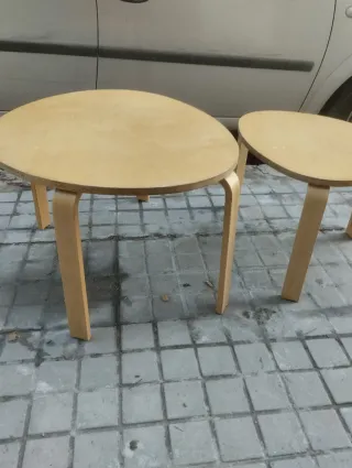 Mesa redonda de madera