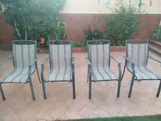 Mesa de cristal con 4 sillas de regalo