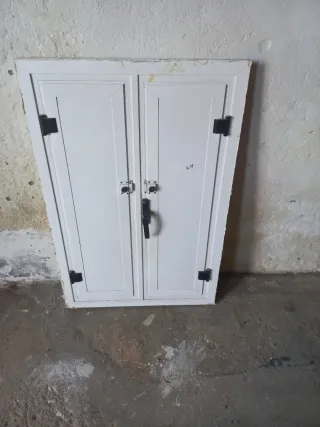 Puerta y ventanas de aluminio