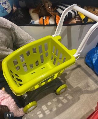 Supermercado Juguete con dos carritos de la compra