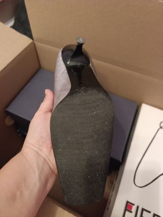 Zapatos tacón plateados punta cuadrada