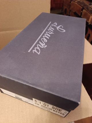 Zapatos tacón plateados punta cuadrada