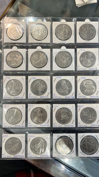 40 Monedas diferentes Portugal 25, 100, 200, 250 $