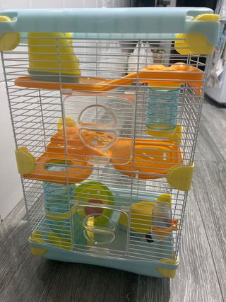 Jaula para hámster con accesorios
