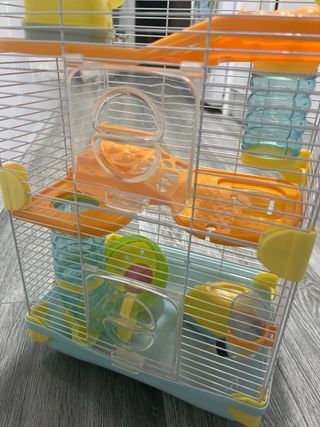 Jaula para hámster con accesorios
