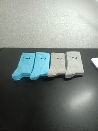 12 pares de calcetines Nike talla 40-43