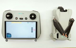 DJI Mini 3 Drone con RC