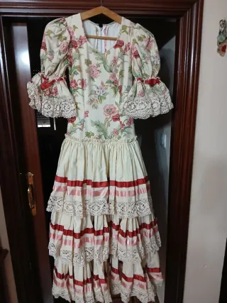 Traje de flamenca rociero