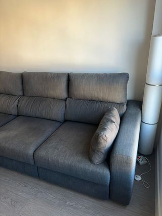 Sofá chaise longue de IKEA en buen estado