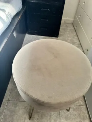 Taburete tocador terciopelo beige patas doradas