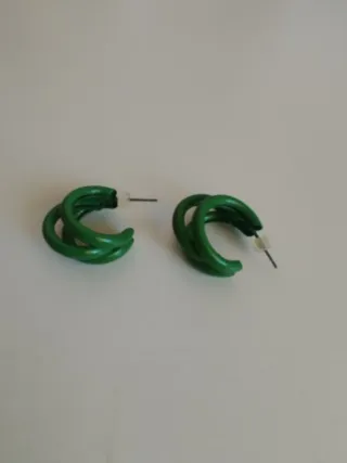 13 pares pendientes.  Bisutería de buena calidad