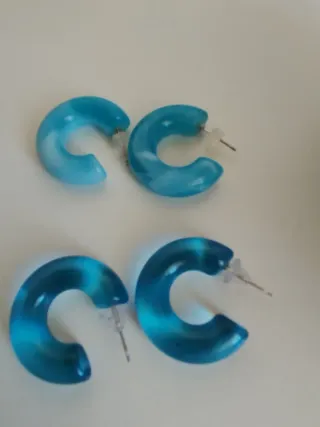 13 pares pendientes.  Bisutería de buena calidad