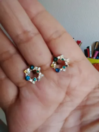 13 pares pendientes.  Bisutería de buena calidad