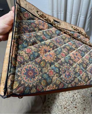 Bolso de hombro con cadena y estampado