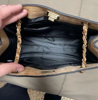 Bolso de hombro con cadena y estampado