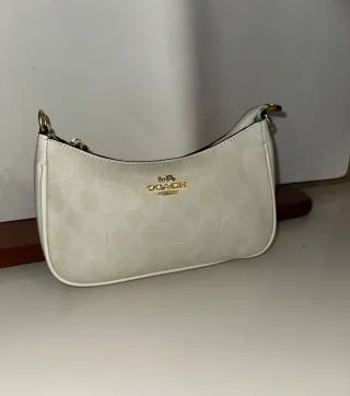 Bolso Coach Blanco con detalles dorados