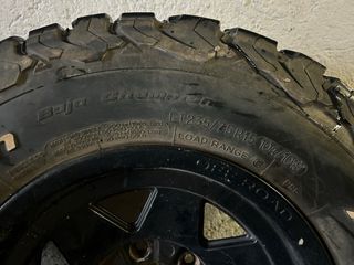 4 Neumático con llanta