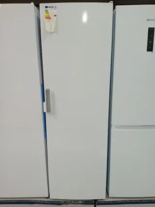 Congelador Vertical Balay Blanco