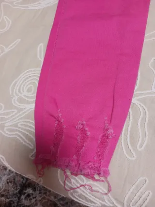 Pantalones pitillo fucsia