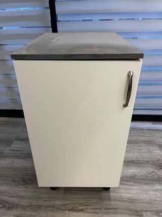 Mueble de cocina con patas 72x60x45