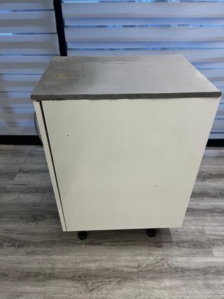 Mueble de cocina con patas 72x60x45