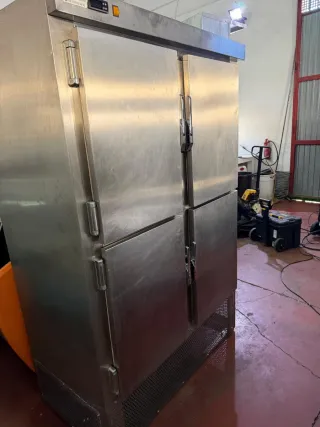 Armario Frigorífico 4 Puertas