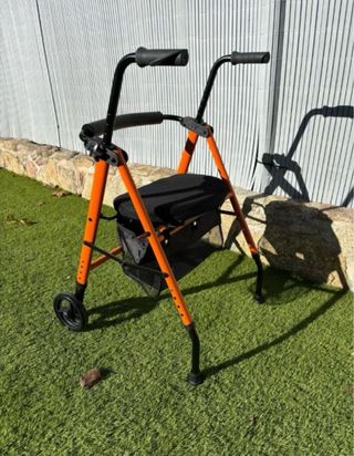 Andador para personas mayores