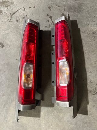 Pilotos Traseros Renault Trafic