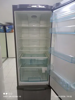 NEVERA MARCA ELECTROLUX combi acero inoxidable