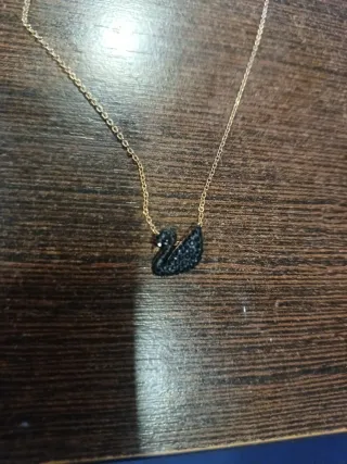 Collar Swarovski Cisne Negro Dorado